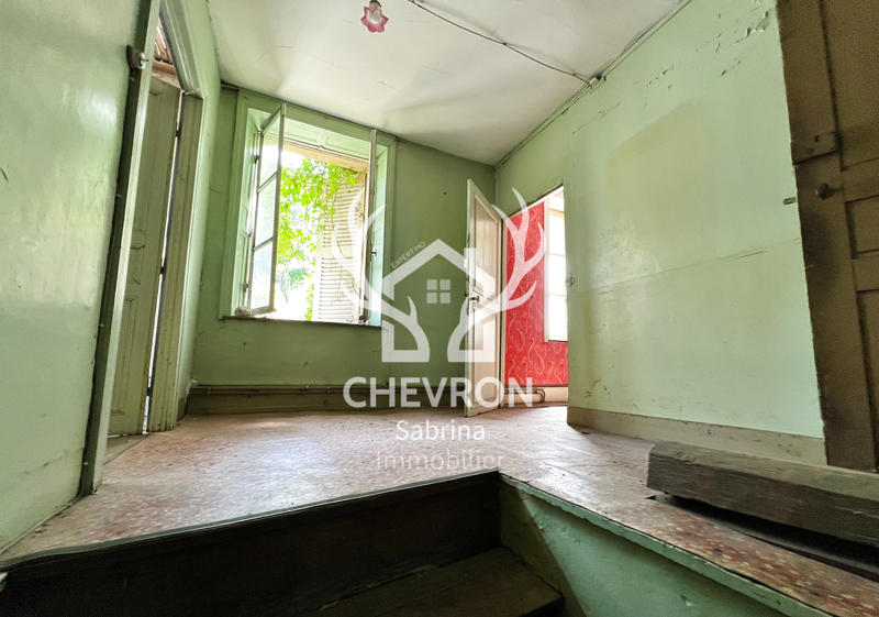 Maison - 180 m² - 8 pièces