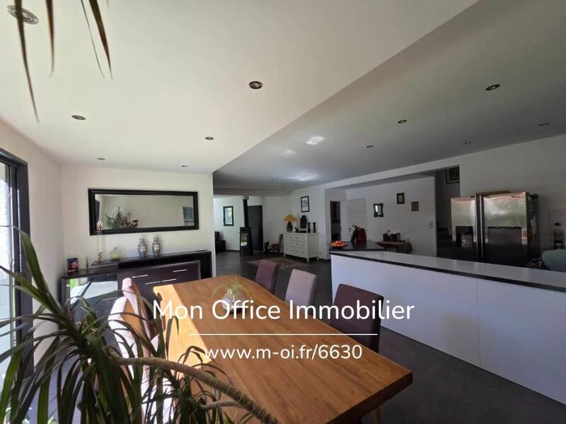 Maison - 217 m² - 5 pièces