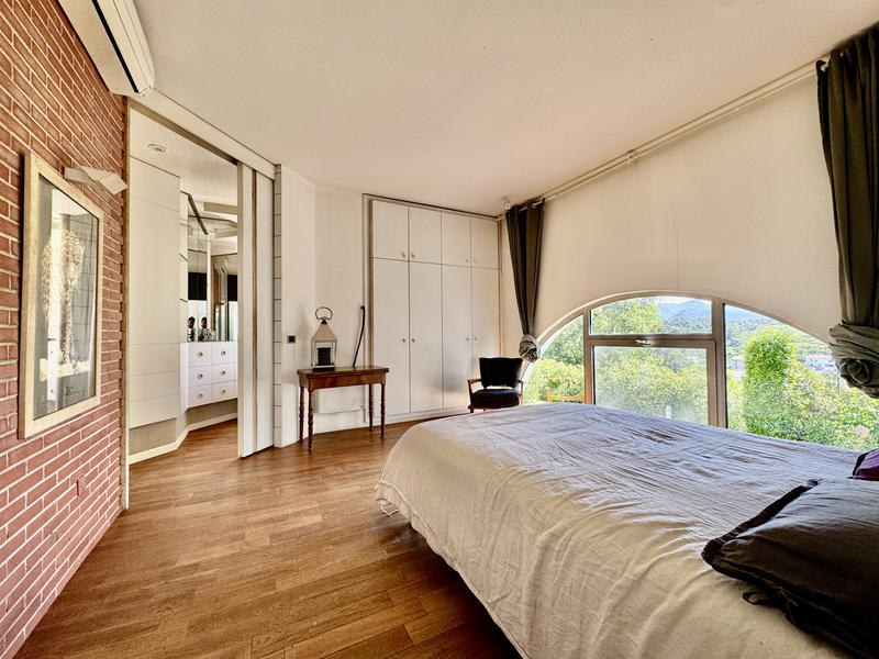 Maison - 346 m² - 6 pièces