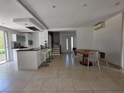 Villa - 120 m² - 5 pièces