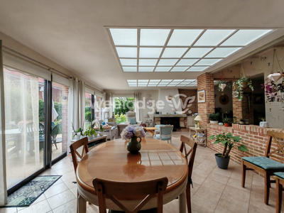 Maison - 208 m² - 10 pièces