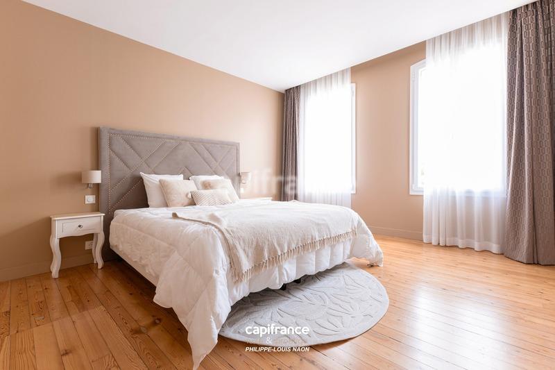 Maison bourgeoise - 575 m² - 10 pièces