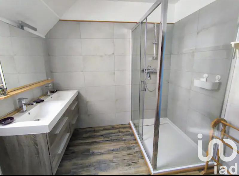 Maison - 214 m² - 7 pièces