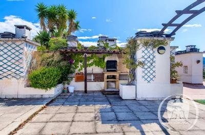 Appartement - 144 m² - 4 pièces