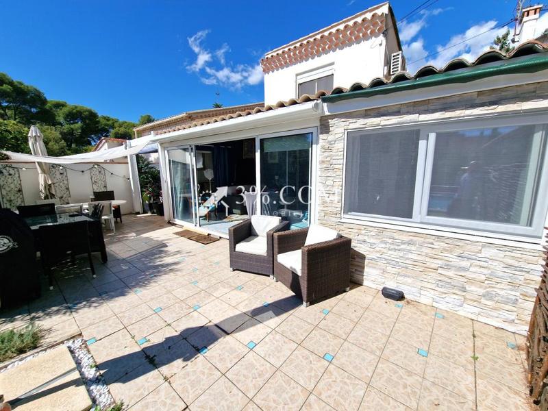 Maison - 96 m² - 5 pièces