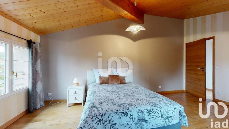 Maison - 213 m² - 6 pièces