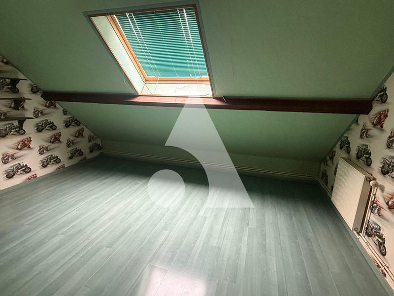 Maison - 222 m² - 7 pièces