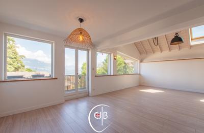 Appartement - 156 m² - 4 pièces