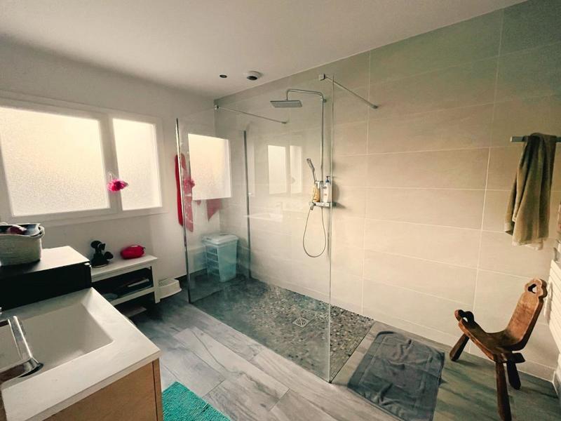 Maison - 210 m² - 6 pièces