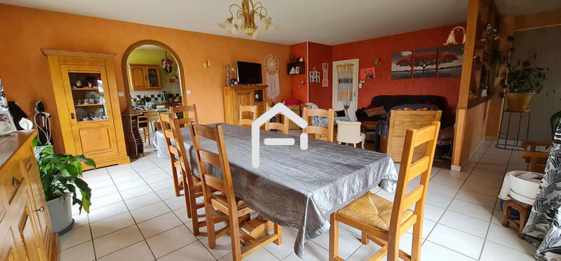 Maison - 225 m² - 8 pièces