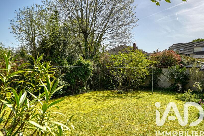 Maison - 177 m² - 7 pièces