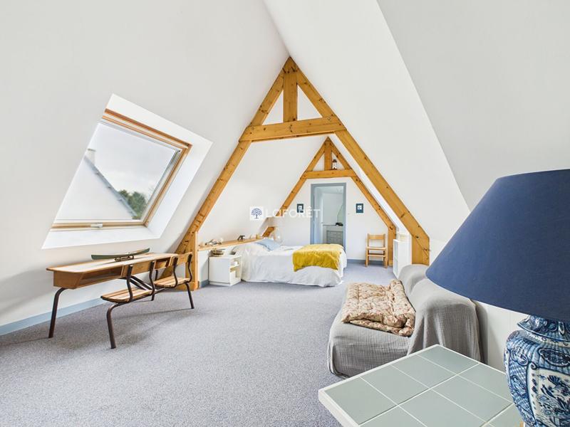 Maison - 256 m² - 6 pièces