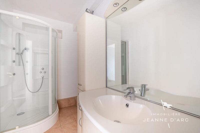 Appartement - 87 m² - 3 pièces