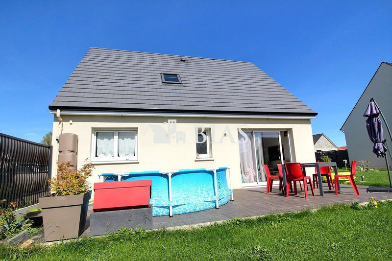 Maison - 99 m² - 5 pièces