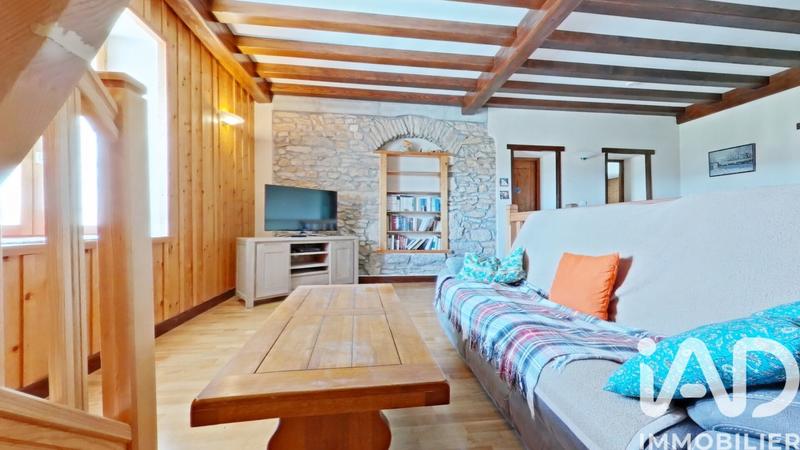 Maison - 217 m² - 6 pièces