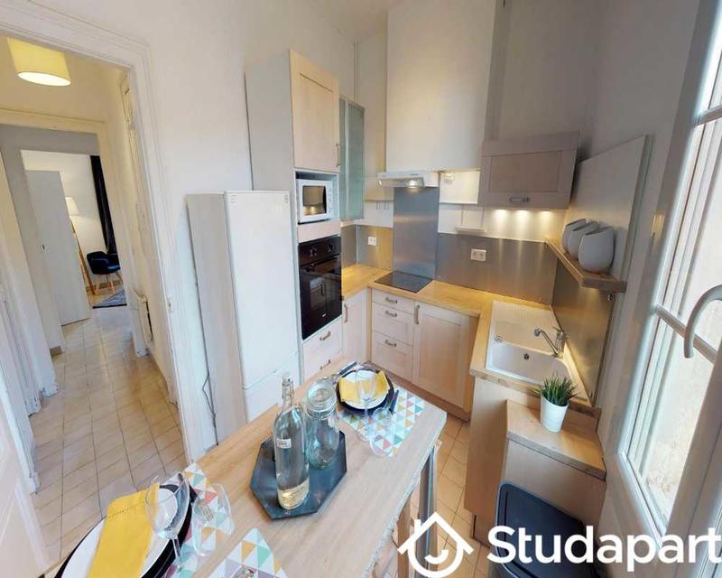 Chambre - 60 m² - 1 pièce