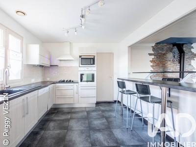 Maison - 99 m² - 5 pièces