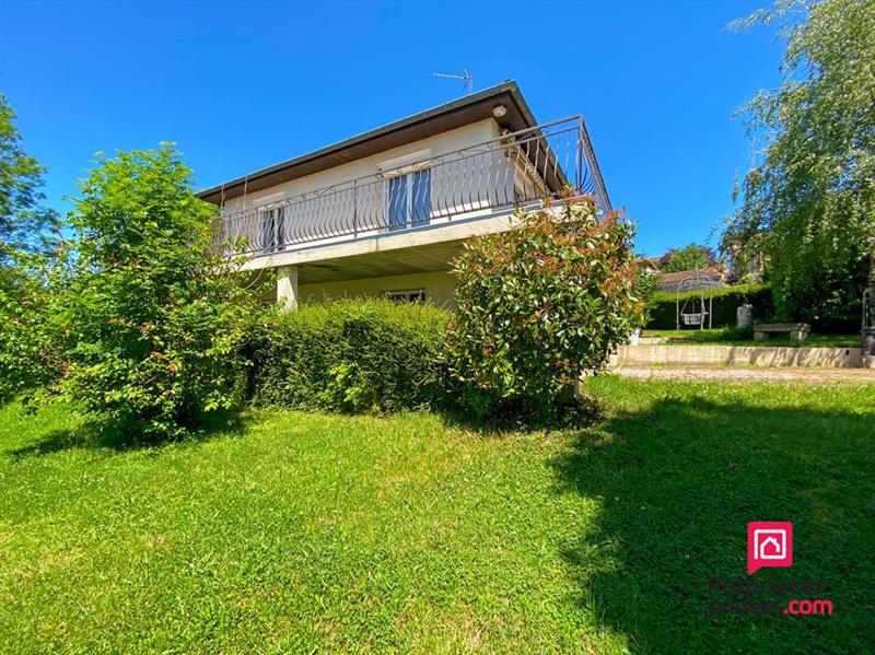 Maison - 98 m² - 5 pièces