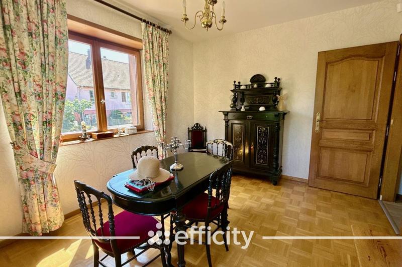 Maison - 216 m² - 8 pièces