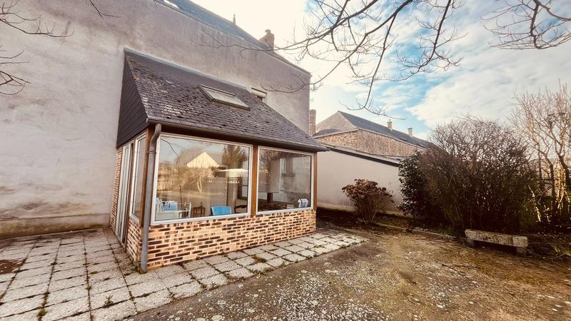 Maison - 160 m² - 6 pièces