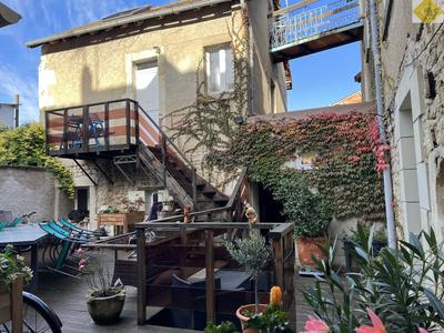 Maison - 186 m² - 7 pièces