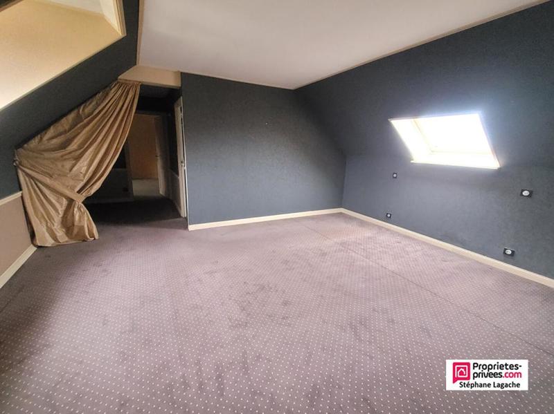 Maison - 255 m² - 8 pièces