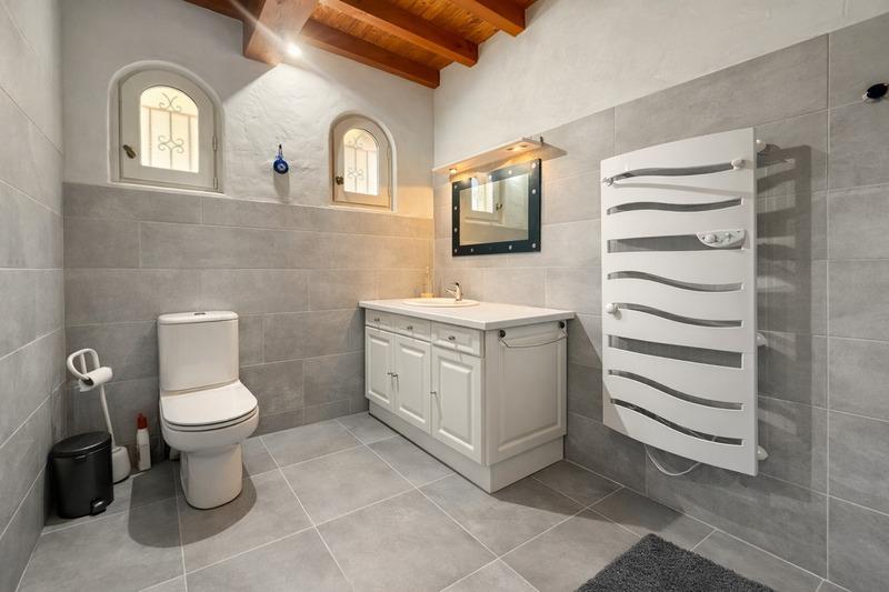 Maison - 235 m² - 7 pièces