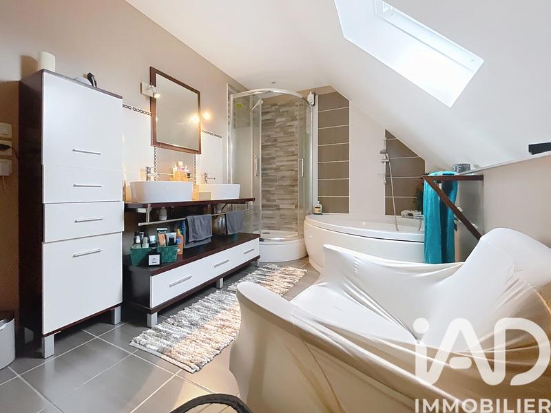 Maison - 137 m² - 5 pièces