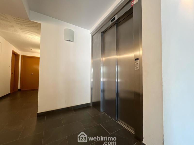 Appartement - 100 m² - 5 pièces