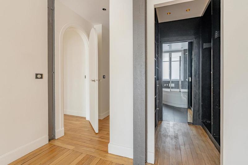 Appartement - 125 m² - 5 pièces