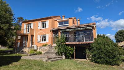 Villa - 160 m² - 7 pièces