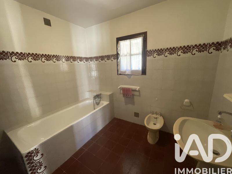 Maison - 214 m² - 9 pièces