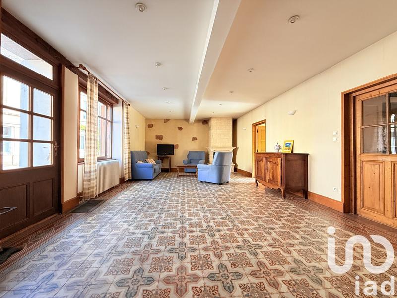 Maison - 202 m² - 9 pièces