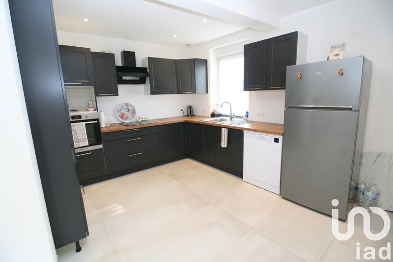 Maison - 240 m² - 8 pièces