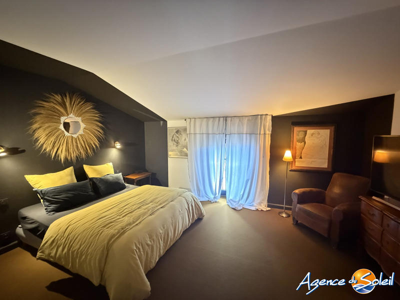 Maison - 267 m² - 7 pièces