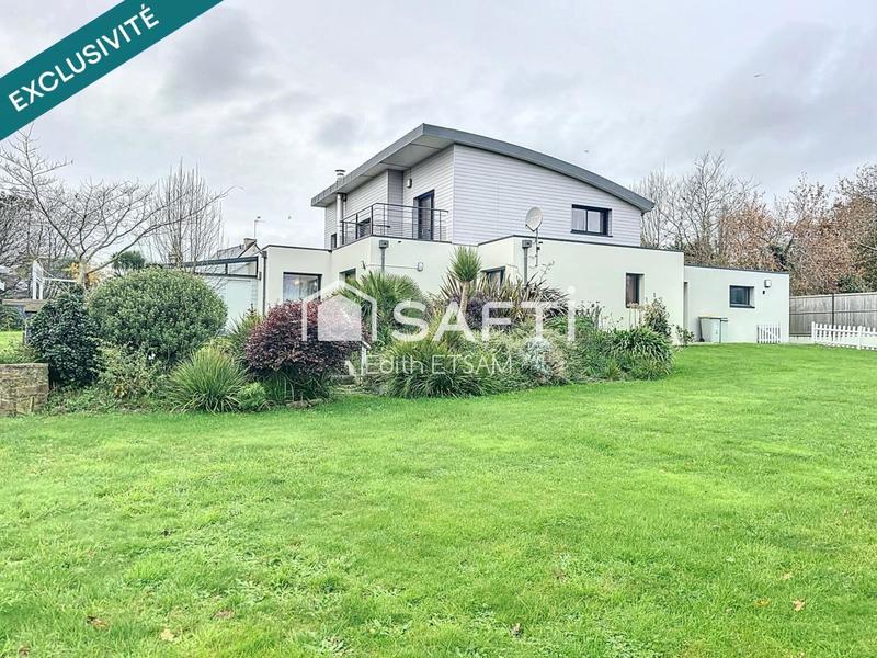 Maison - 220 m² - 8 pièces