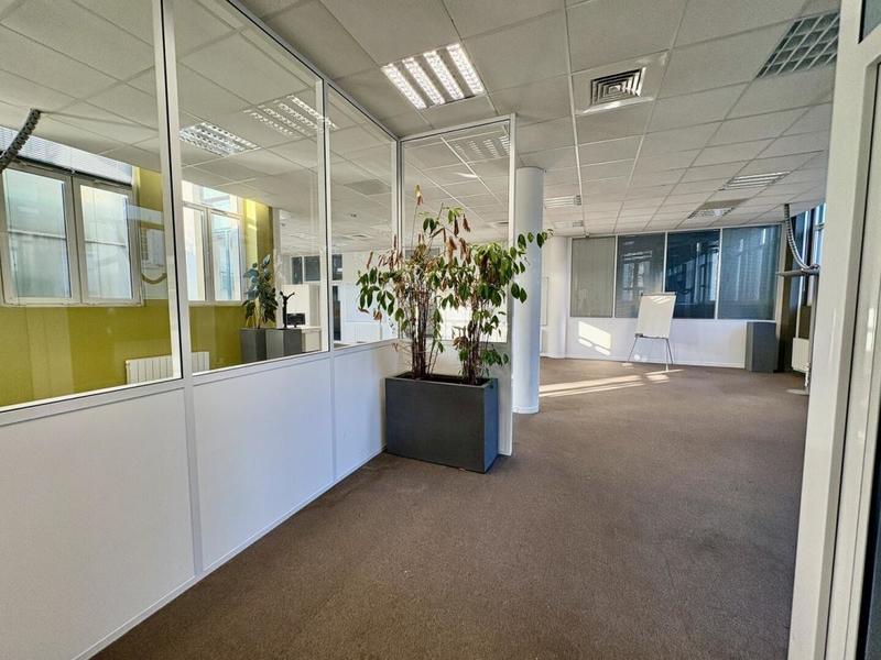 Bureau - 220 m² - 5 pièces