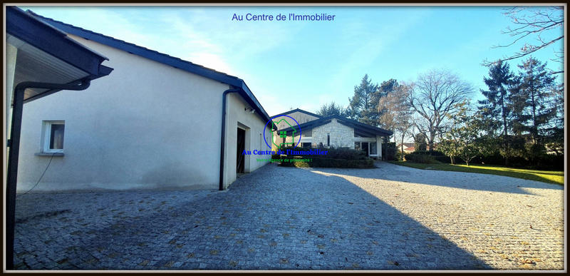 Maison - 344 m² - 11 pièces