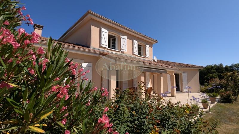 Maison - 182 m² - 6 pièces