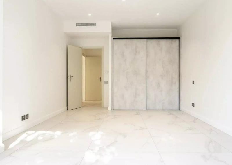 Appartement - 270 m² - 7 pièces