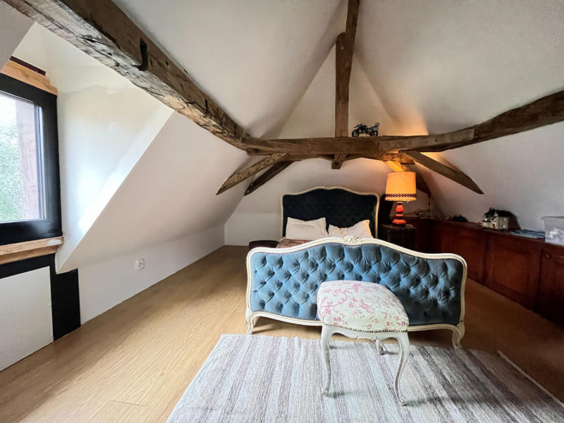 Maison - 360 m² - 7 pièces