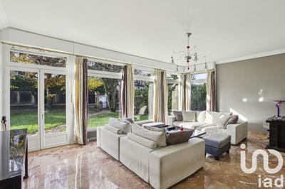 Maison - 237 m² - 18 pièces