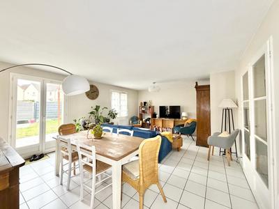 Maison - 94 m² - 5 pièces