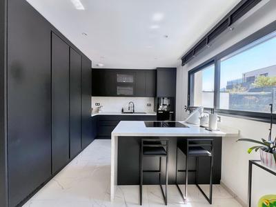 Maison contemporaine - 149 m² - 7 pièces
