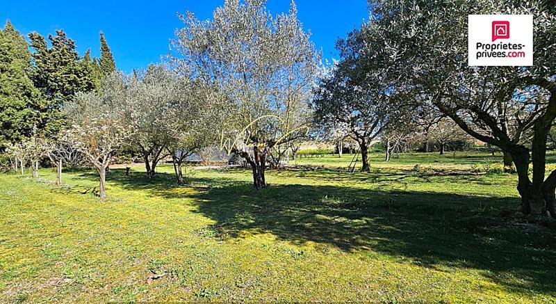 Terrain constructible - 2 086 m²