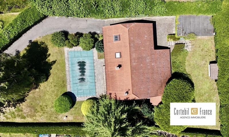 Maison - 142 m² - 7 pièces