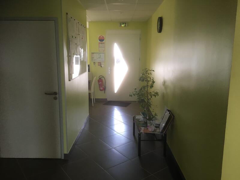 Local d'activités - 200 m² - 5 pièces