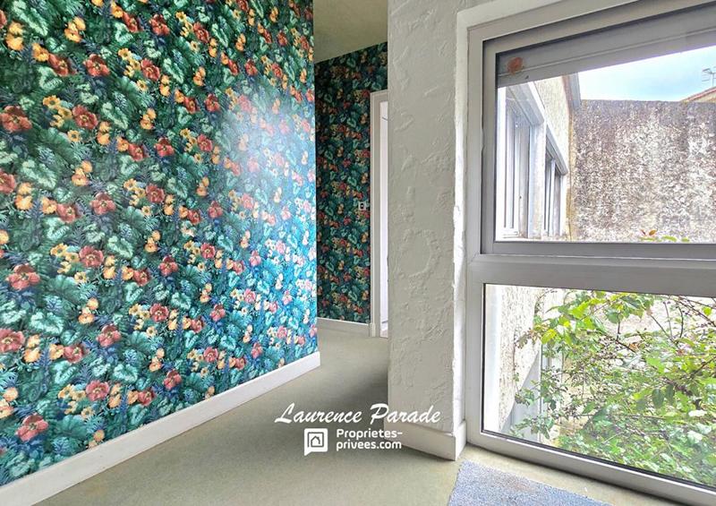 Maison - 280 m² - 9 pièces