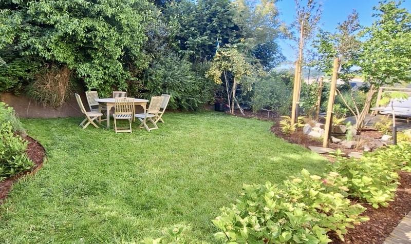 Maison - 227 m² - 9 pièces