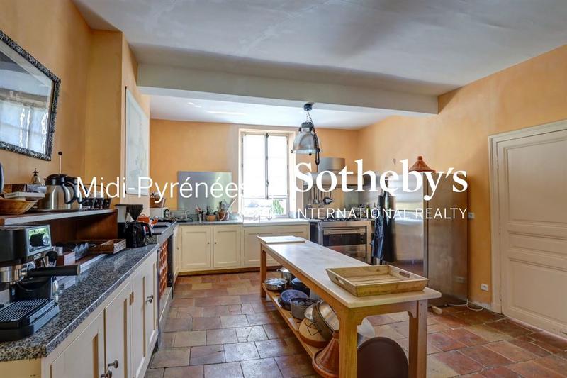 Maison de ville - 336 m² - 10 pièces